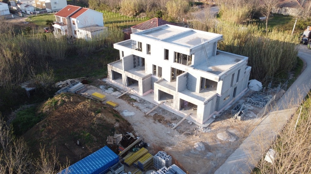 Letecký pohled na staveniště nemovitosti A3616 v Privlace