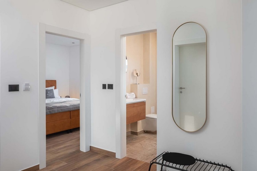 Balkon s posezením a výhledem do zeleně