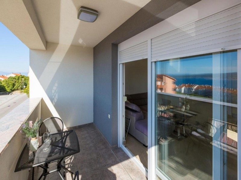 Krytá terasa nemovitosti A3635 v Crikvenici, Chorvatsko.