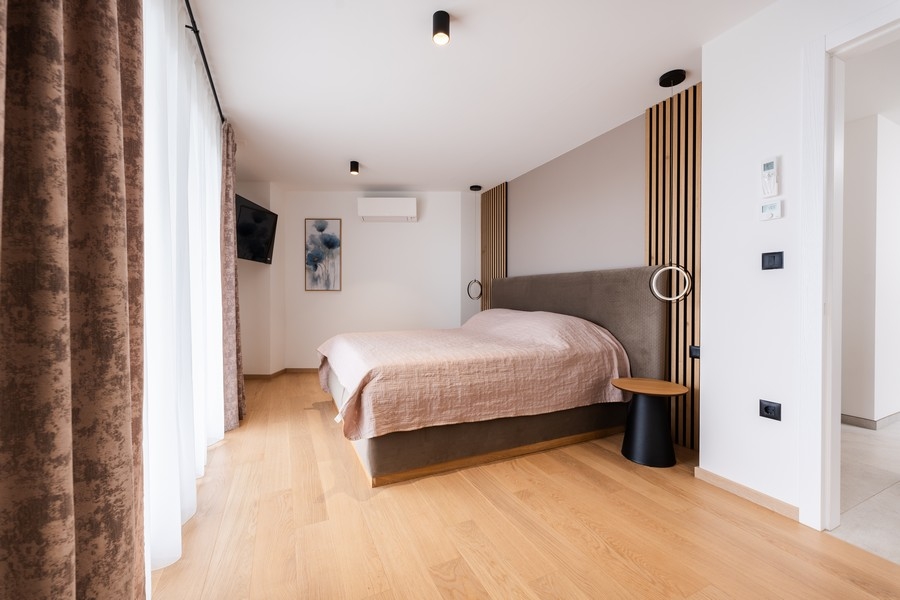 Ložnice se vstupem na terasu