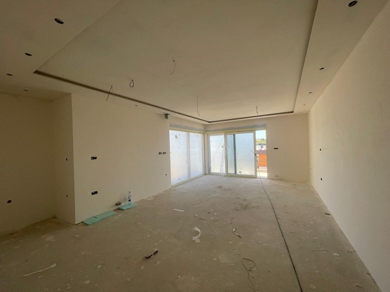 Obytná část se vstupem na terasu