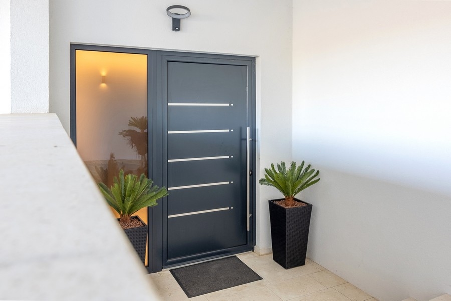 Vstupní dveře do bytu.