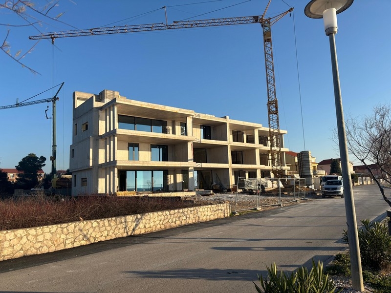 Novostavba A3690 v první řadě k moři v Chorvatsku na prodej.