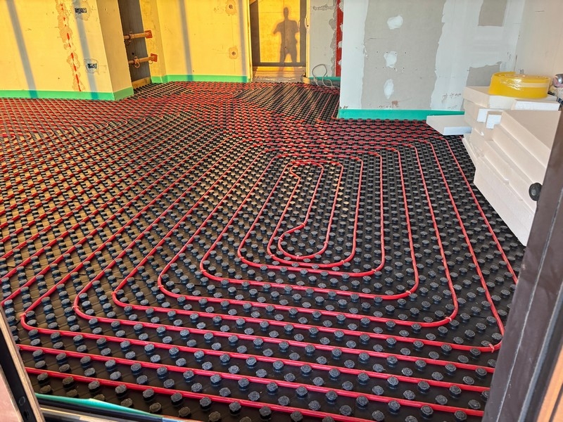 V novém bytě instalováno podlahové vytápění