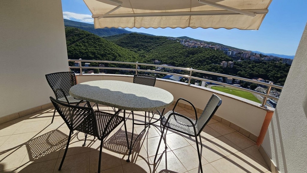 Z balkonu je také krásný výhled do zeleně