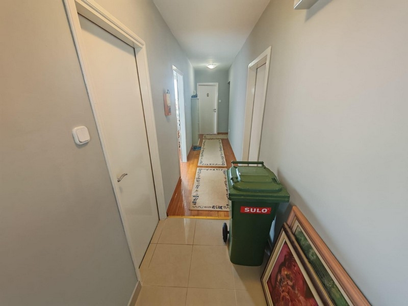 Chodba s dveřmi a běhouny