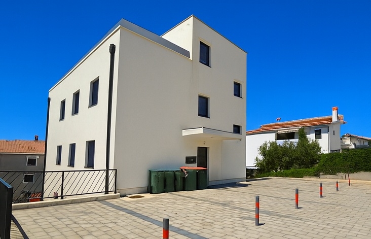 Kupte si penthouse se střešní terasou v Kozino, Chorvatsko.