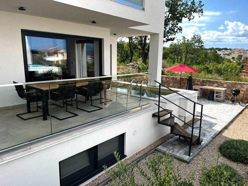 Prodám mezonetový byt s vlastní zahradou - Panorama Scouting A3723.