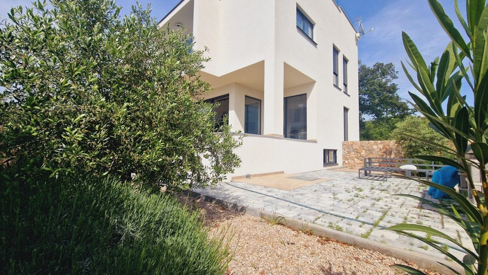 Zahrada pozemku A3723 na ostrově Krk - Njivice, Chorvatsko.