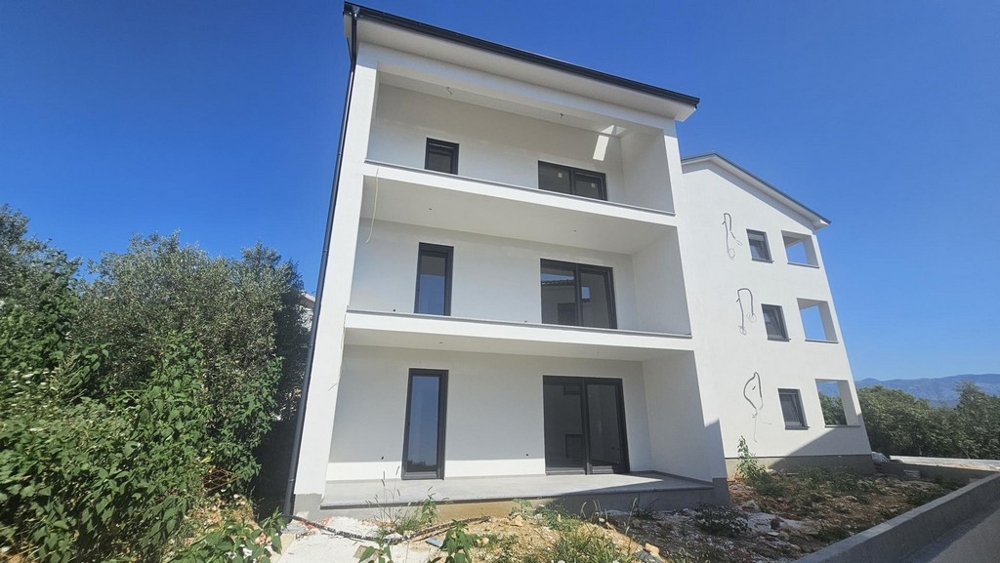 Nový byt v blízkosti moře na prodej na ostrově Krk v Chorvatsku.