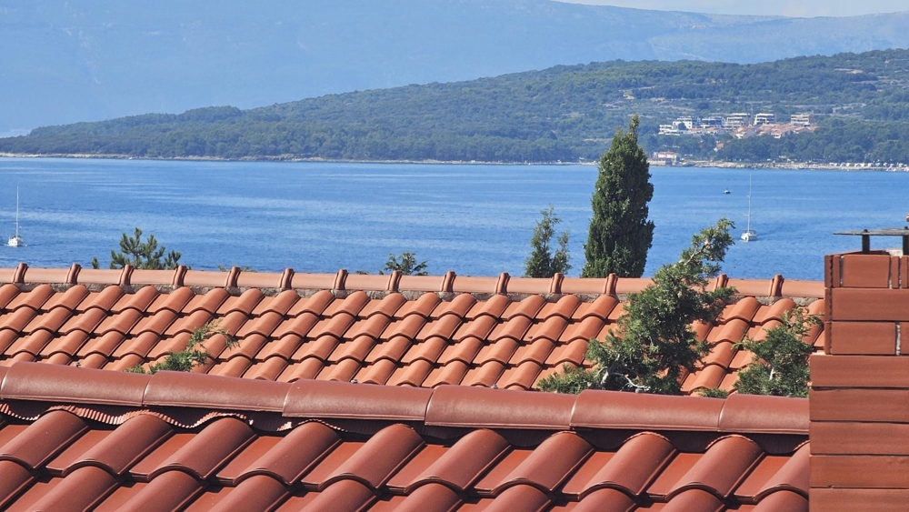 Levný apartmán s výhledem na moře v Punatu na ostrově Krk.