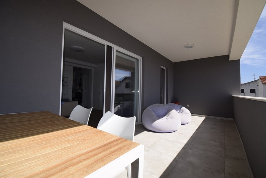 Krytá terasa nemovitosti A3734 v Dalmácii nedaleko Šibeniku.