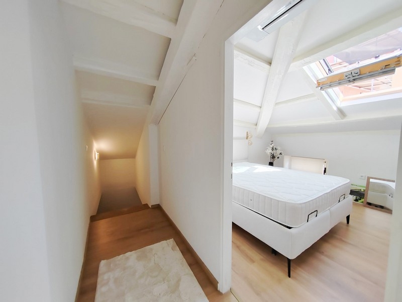 Předsíň v horním patře s přístupem do ložnice