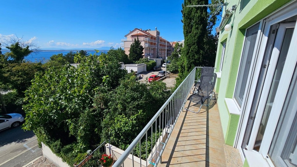 Balkon bytu A3740, který je nabízen k prodeji v Crikvenici.