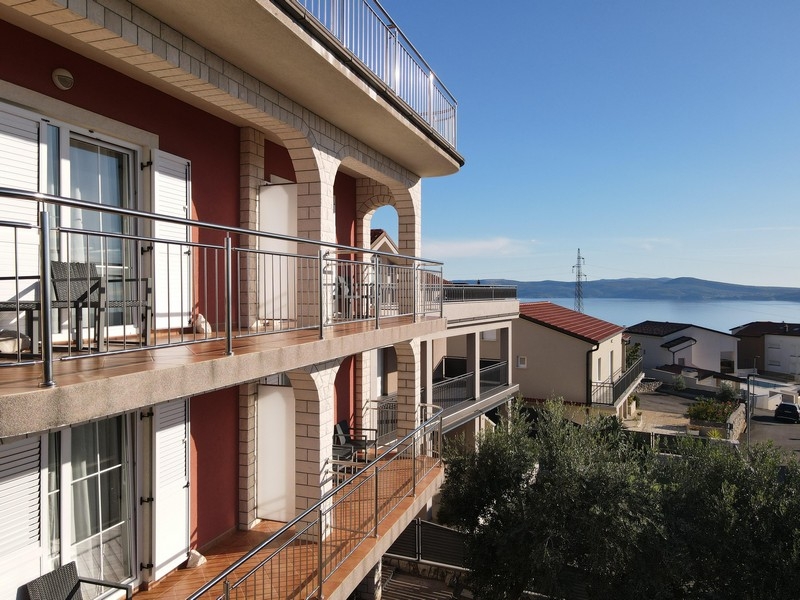 Byt s velkou terasou a výhledem na moře na prodej v Crikvenici.