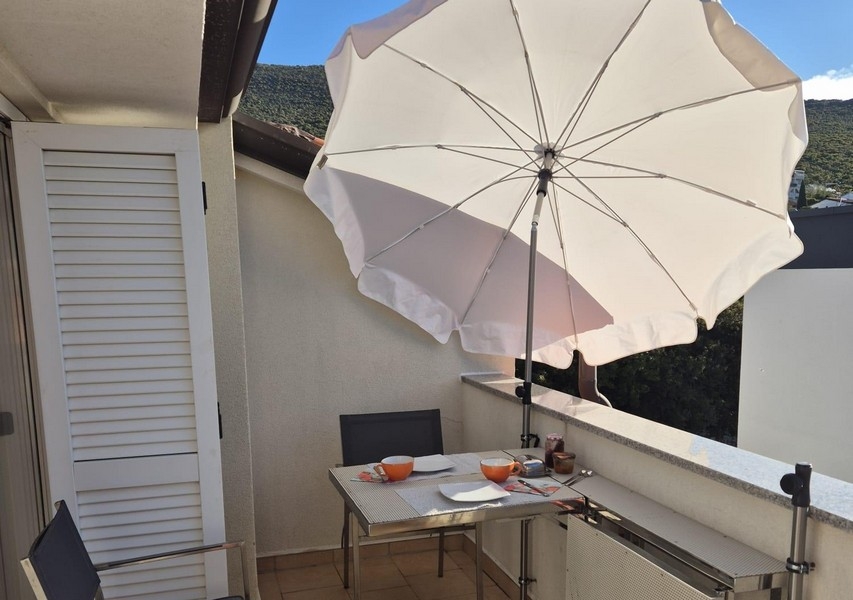 Byt v posledním patře na prodej.