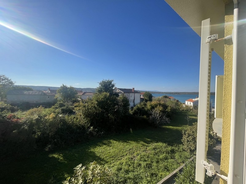 Výhled na moře z ložnice apartmánu A3786.