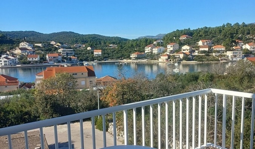 Výhled na moře z balkonu apartmánu A3805.