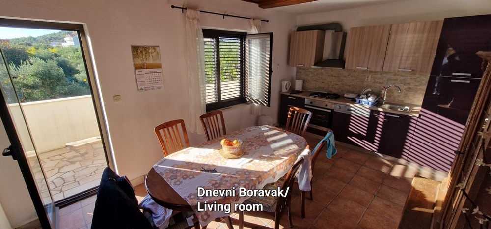 Obývací část s kuchyní