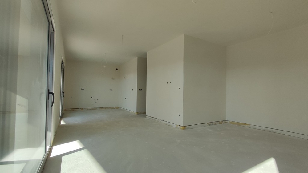 Otevřený obytný prostor ve stavu skořepiny