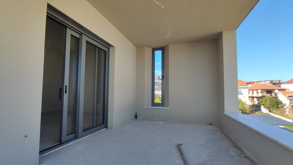 Krytá lodžie s posuvnými dveřmi