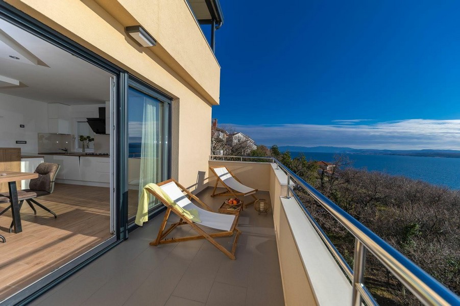 Byt s výhledem na moře na prodej v Chorvatsku A3821 v Jadranovo