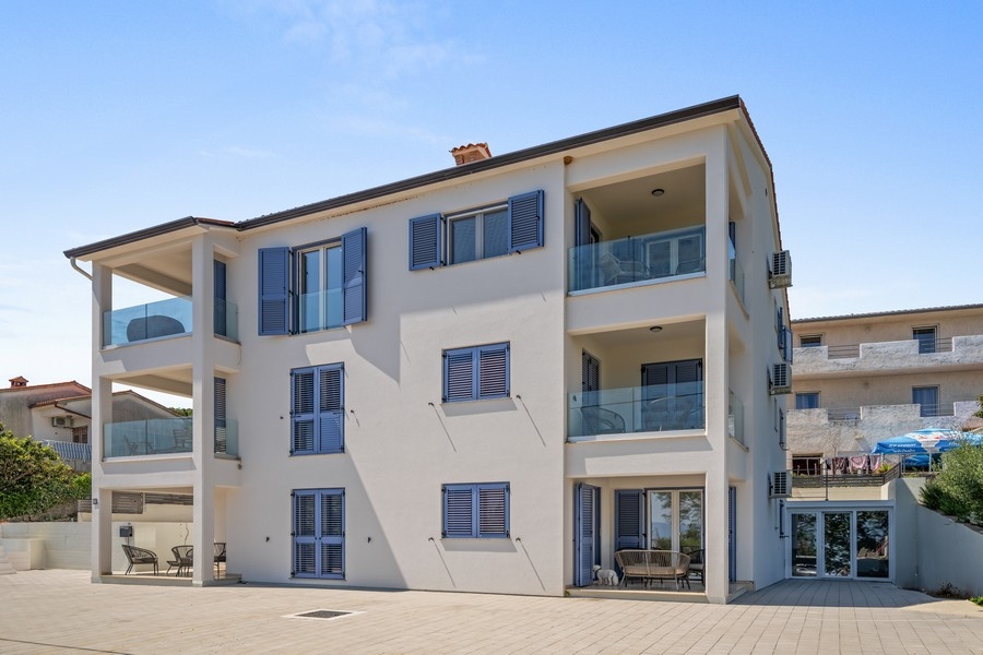 Výhled na moře z apartmánů A3835 v Chorvatsku.