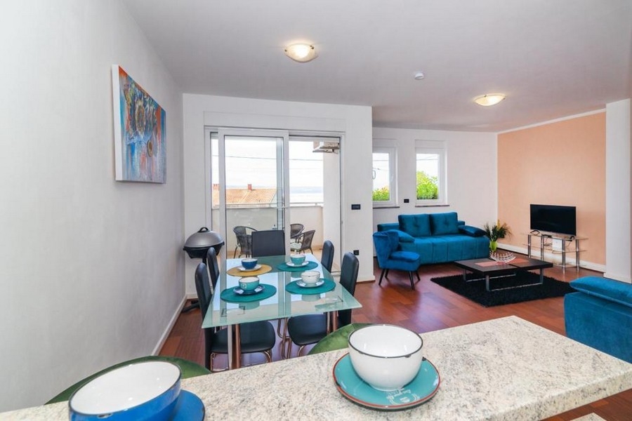 Výhled z jídelny na terasu a moře - nemovitost A3840.