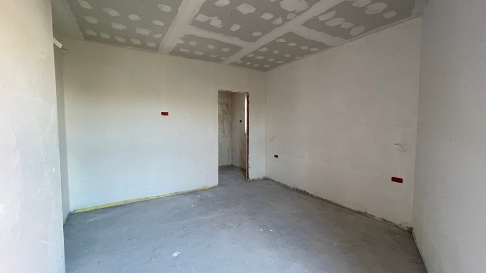 Nedokončená ložnice se vstupem na chodbu