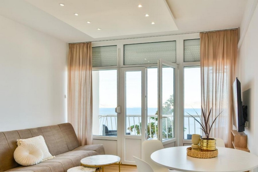 Obytný prostor s balkonem a výhledem na moře v Senj, Chorvatsko