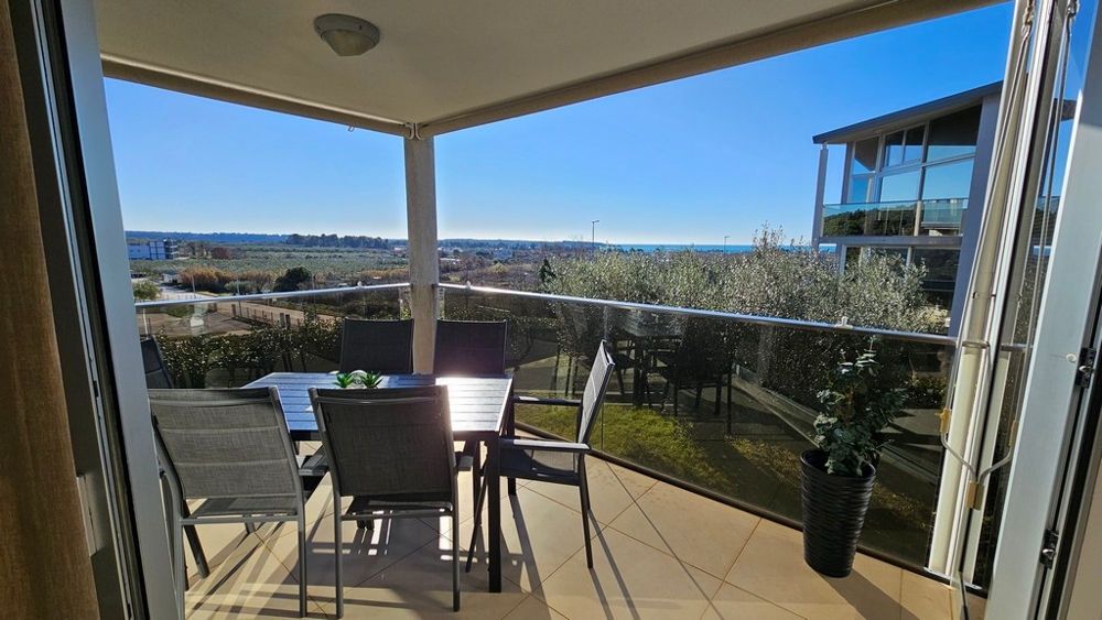 Byt s výhledem na moře v Novigradu (Chorvatsko) na prodej - A3873.-