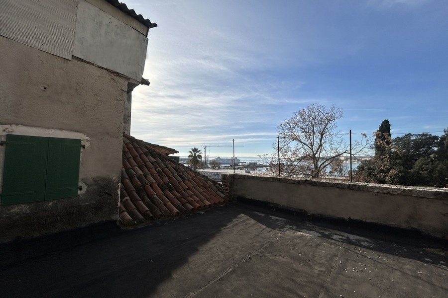 Výhled na moře z bytu A3897, který je na prodej ve Splitu.