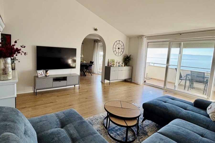 Prodám světlý byt v Chorvatsku - s výhledem na moře.