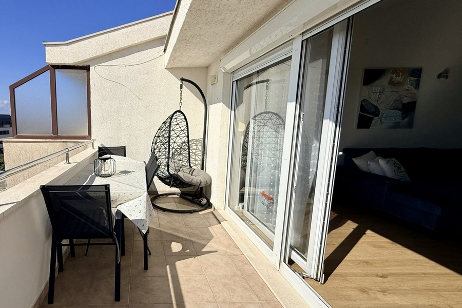 Terasa bytu A3905 ve Splitu, Dalmácie - realitní makléř je Panorama Scouting.