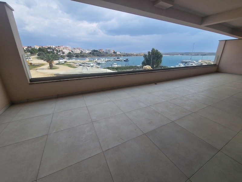 Výhled na moře z terasy nemovitosti A3912 v Povljana, ostrov Pag.