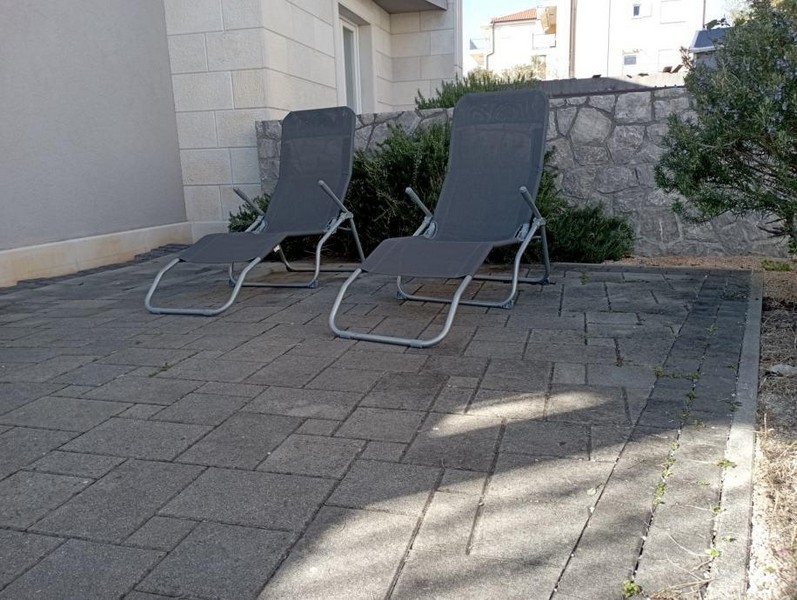 Terasa s lehátky objektu A3913 v Chorvatsku - Panorama Scouting.