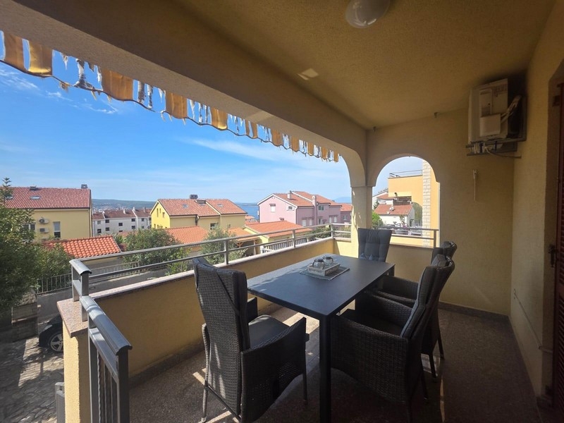 Výhled z terasy na moře.