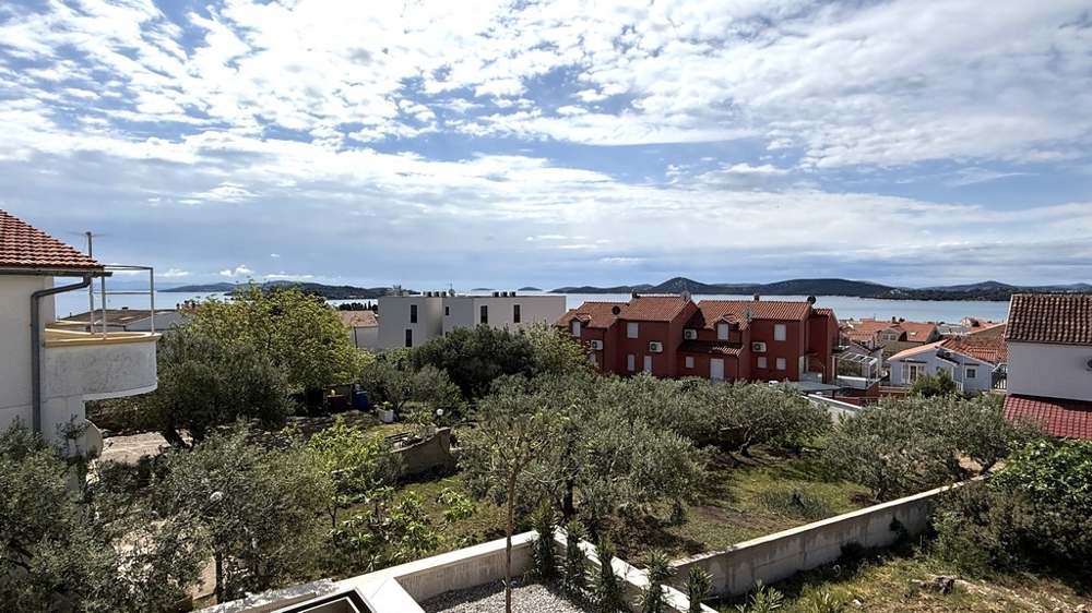 Panoramatický výhled na moře a okolí z apartmánu