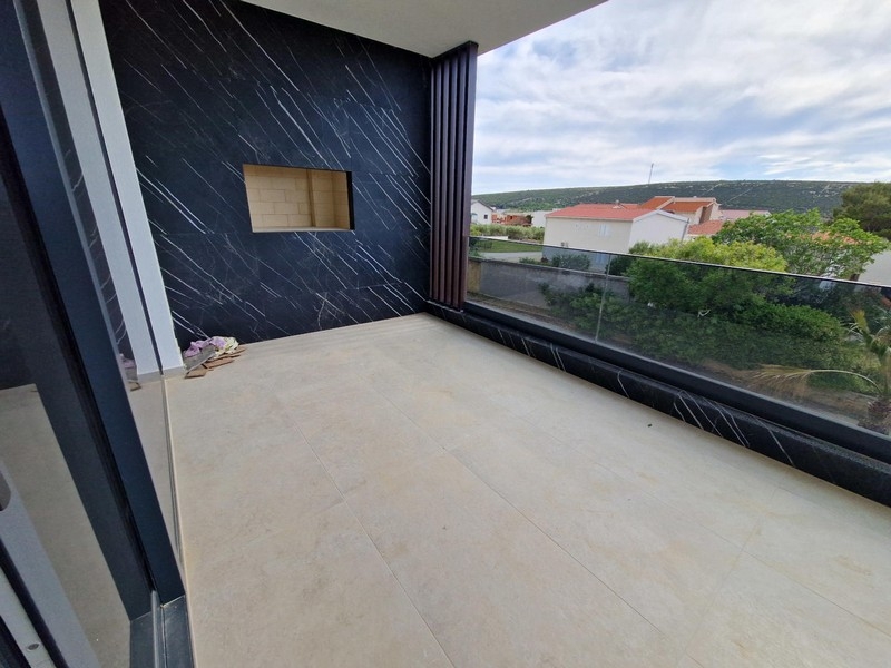 Terasa s grilem a výhledem na moře