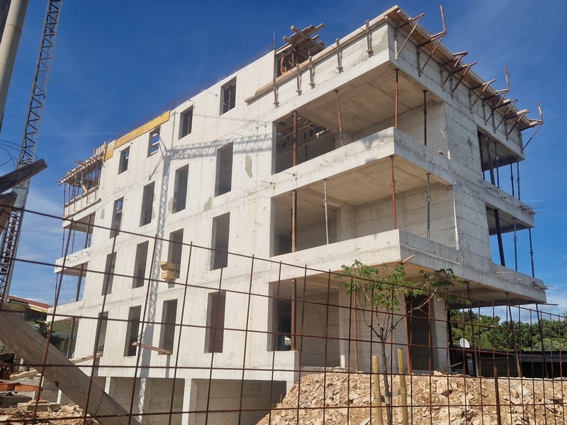 Obytný komplex na pláži v Povljana na Pagu