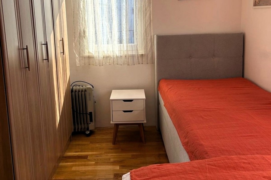 Ložnice s šatní skříní