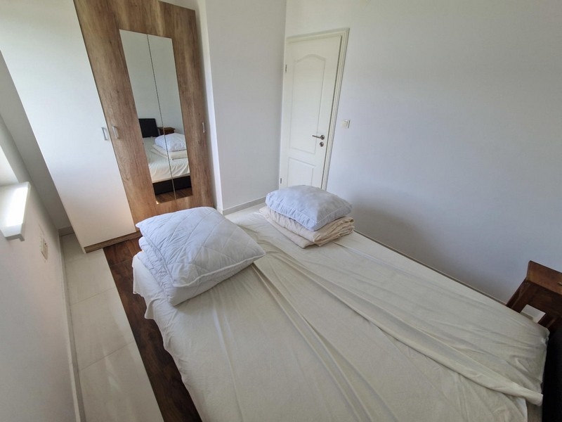 Ložnice s šatní skříní