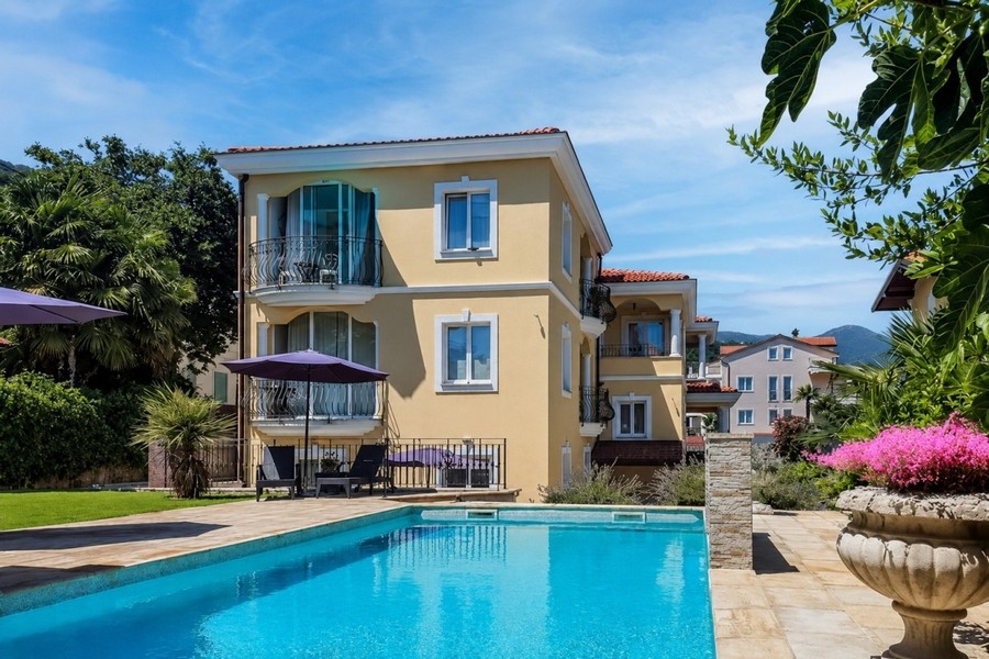 Vila s bazénem a zahradou v Chorvatsku