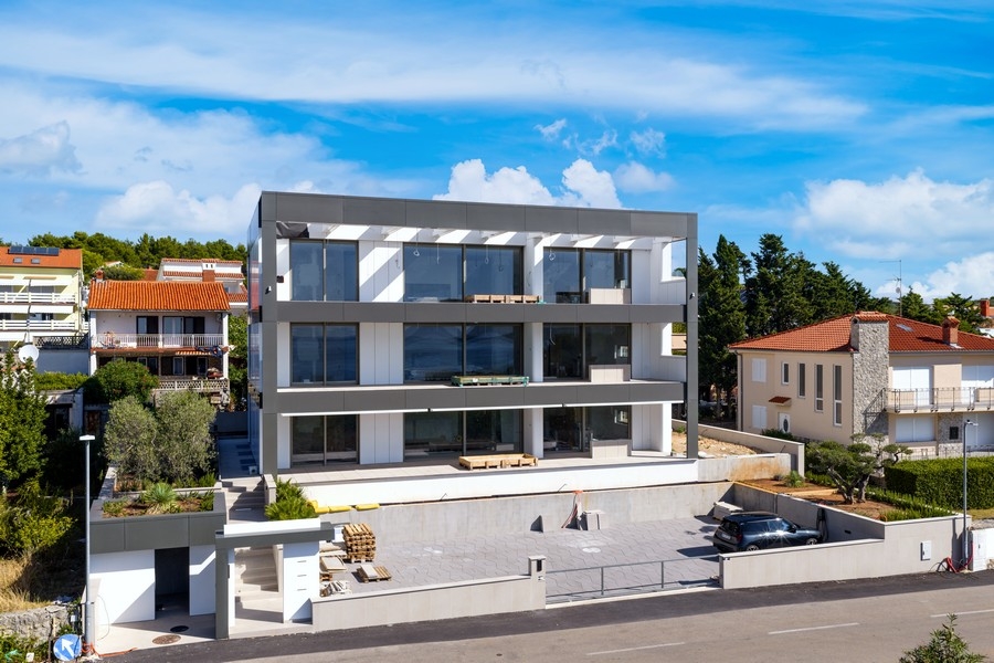 Nově postavený dům s apartmánem v Krku