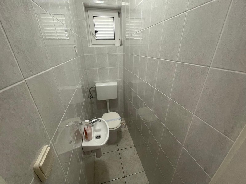 Samostatné WC s oknem