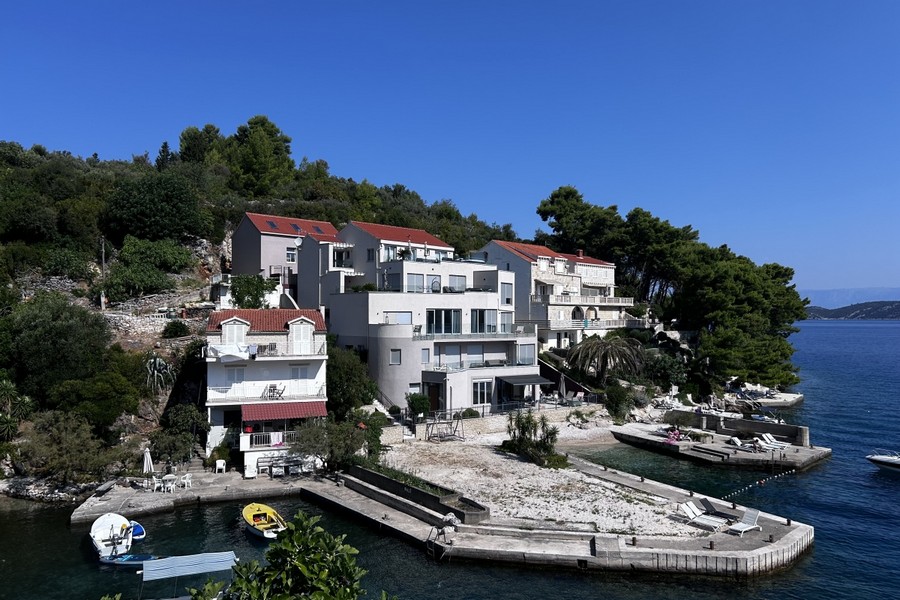 Moderní obytná budova přímo u zálivu, Račišće na Korčule