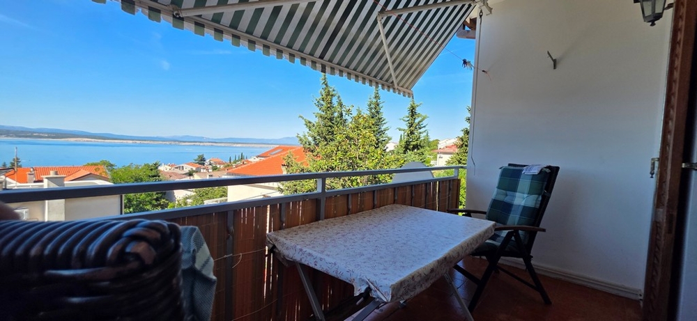 Balkon s posezením a výhledem na Kvarnerský záliv, apartmán A4103