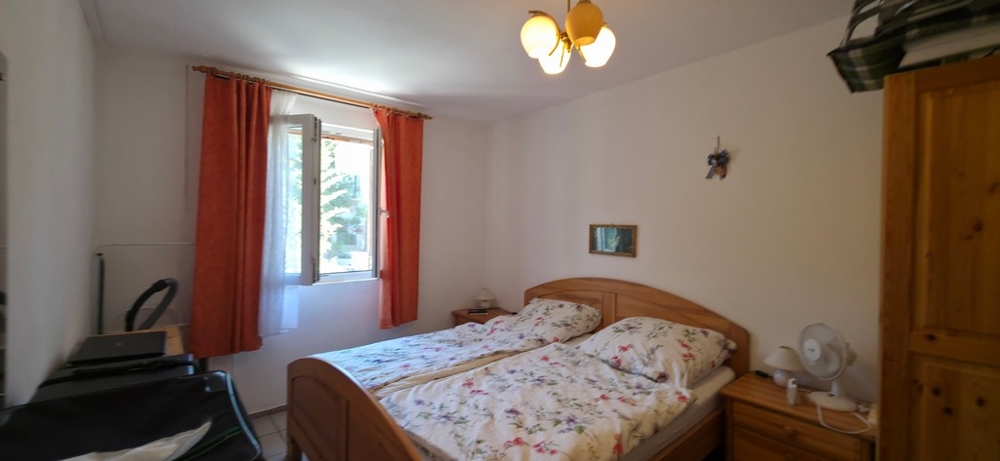 Druhá ložnice s dřevěným nábytkem, apartmán A4103 v Crikvenici
