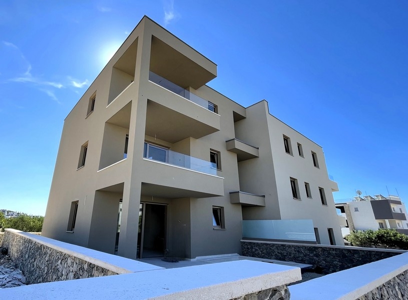 Vnější pohled na novostavbu s apartmánem A4106 v Tribunji