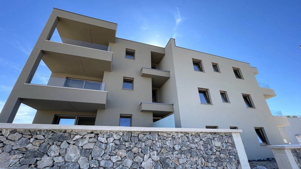 Boční pohled na obytnou budovu bytu A4106 v Tribunji